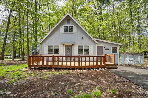 8940 Deerfield Rd, Coolbaugh Twp, PA 18466