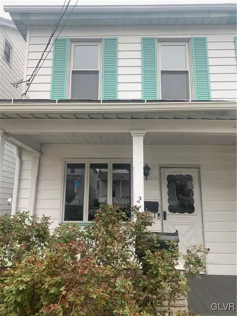 213 Chestnut St, Slatington, PA 18080
