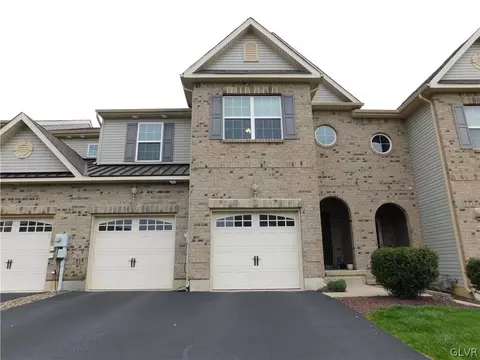 4504 Whitetail Dr, Nazareth, PA 18064