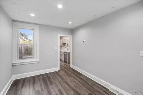 646 Spring St, Bethlehem, PA 18018 photo 8