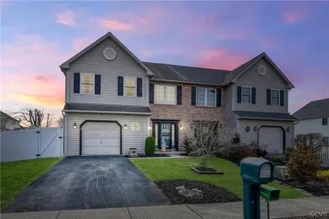 1004 Parkway Dr, Reading, PA 19605