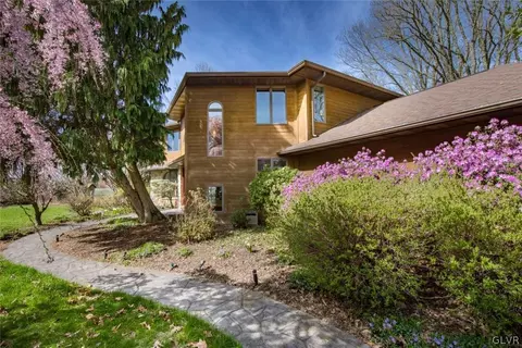 5002 Doe Cir, Emmaus, PA 18049