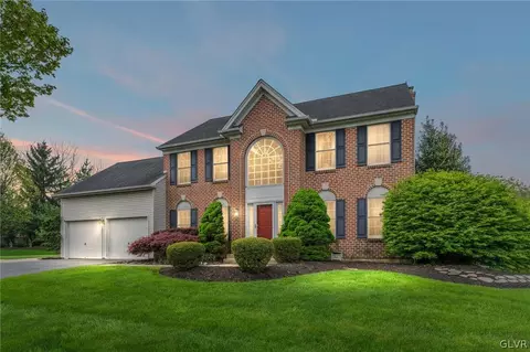 2120 Peppermint Dr, Macungie, PA 18062