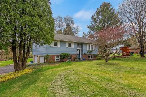 114 Hilltop Dr, Kresgeville, PA 18333