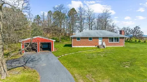 7931 Carpet Rd, New Tripoli, PA 18066