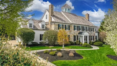 3050 Fairfield Dr, Allentown, PA 18103