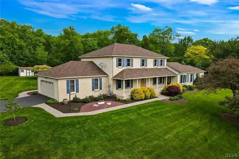 767 Golden Eagle Dr, Nazareth, PA 18064