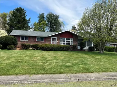 215 E Oxford St, Coopersburg, PA 18036