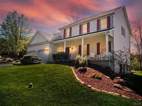 25 Midland Dr, Palmer Township, PA 18045