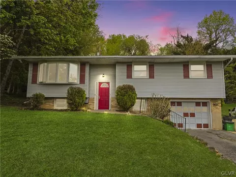 901 Whittier Dr, Allentown, PA 18103