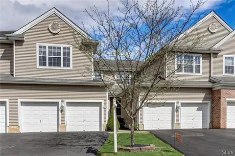 4373 Green Tree Ln, Allentown, PA 18104