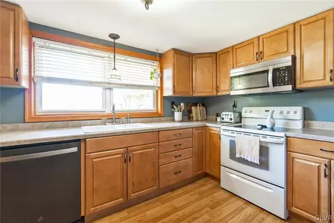 121 Eagle St, Emmaus, PA 18049 photo 23