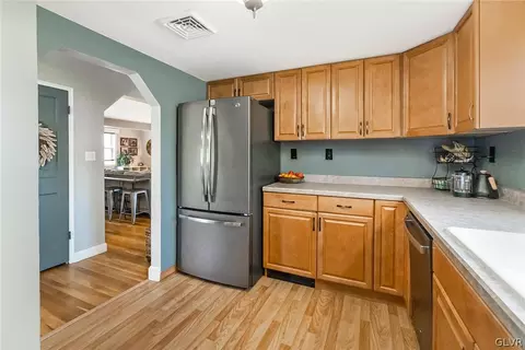 121 Eagle St, Emmaus, PA 18049 photo 25
