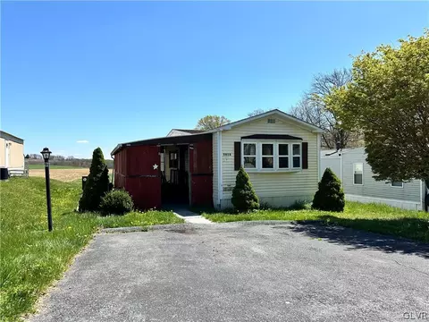 5818 Monroe, Slatington, PA 18080