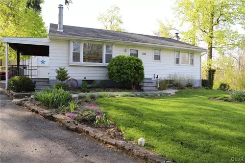 1328 Blue Barn Rd, Allentown, PA 18104