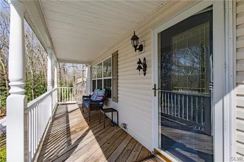 8 Teaberry Ln, Jim Thorpe, PA 18229