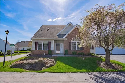 4928 Steeplechase Dr, Macungie, PA 18062