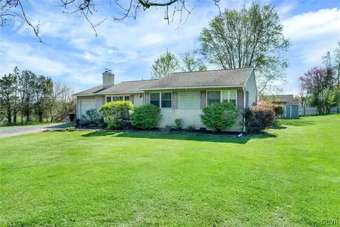 1650 Layfield Rd, Pennsburg, PA 18073