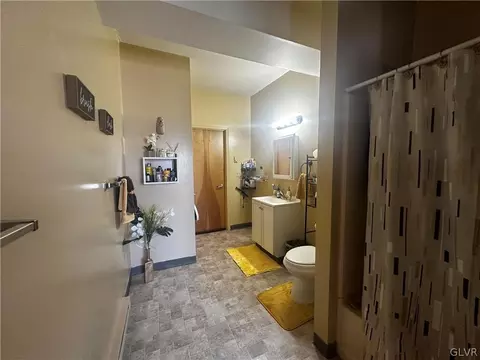 1306 E 4th St, Bethlehem, PA 18015 photo 41