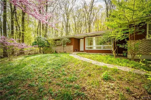 1615 Pavlochik Dr, Allentown, PA 18103