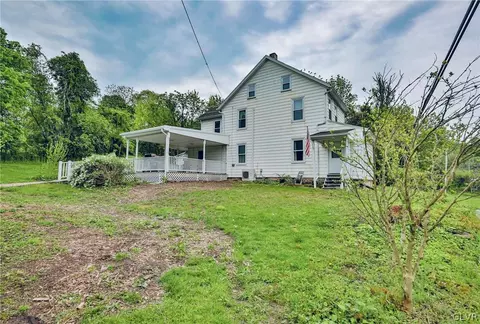135 Gaffney Hill Rd, Williams Twp, PA 18042