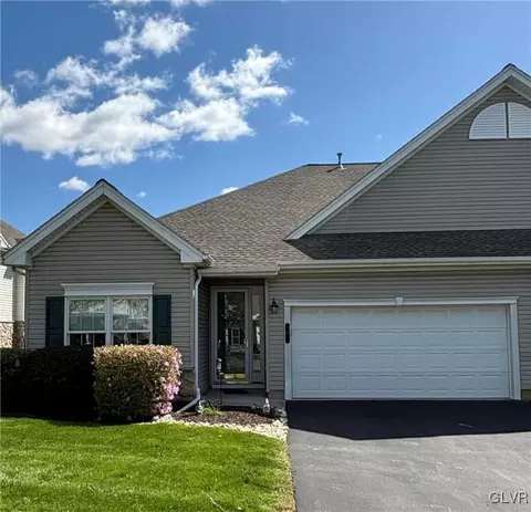 5 Somerset Ln, Palmer Township, PA 18045