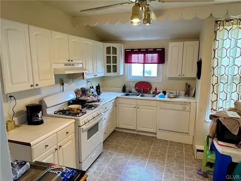 13 E Union Blvd, Bethlehem, PA 18018 photo 8