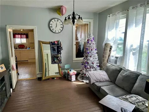 13 E Union Blvd, Bethlehem, PA 18018 photo 4