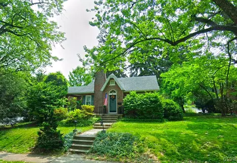 568 Evergreen St, Emmaus, PA 18049