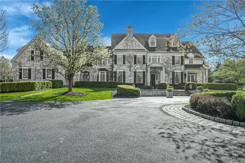 1749 Hawthorne Rd, Bethlehem, PA 18015