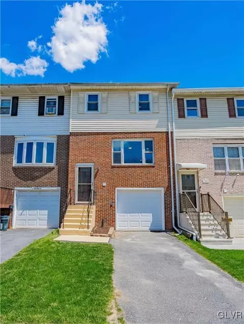 209 Old Forge Dr, Bath, PA 18014 photo 2