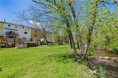 209 Old Forge Dr, Bath, PA 18014 photo 32