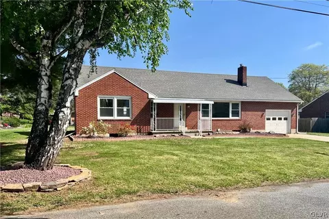 2771 Washington St, Palmer Township, PA 18045