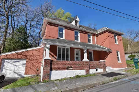 4 Fox Gap Ave, Bangor, PA 18013