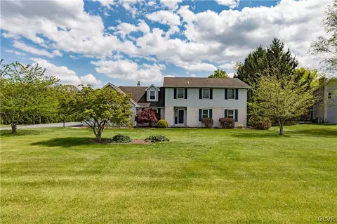 844 Blue Mountain Dr, Walnutport, PA 18088