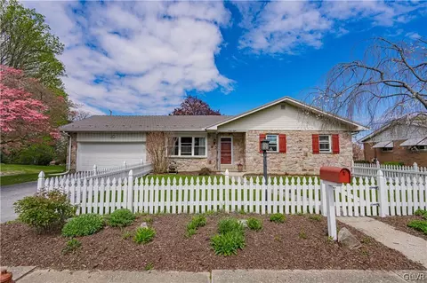 38 S Fairview St, Macungie, PA 18062