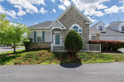 1888 Felicity Ln, Hellertown, PA 18055