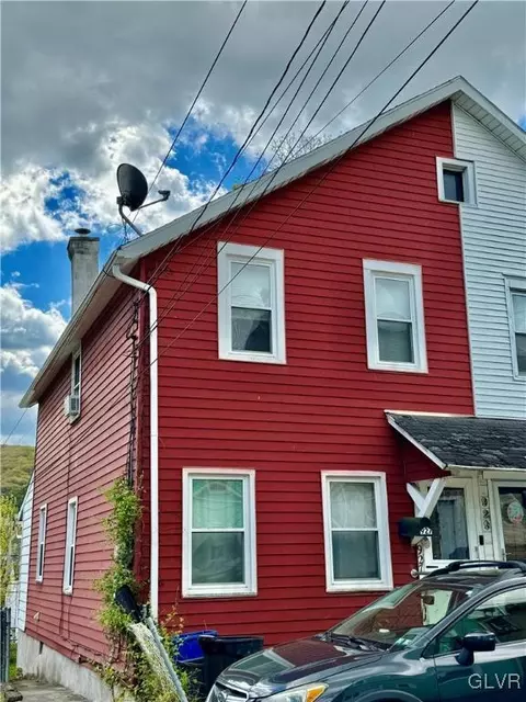 927 School St, Fountain Hill, PA 18015