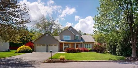 4671 Hampshire Dr, Bethlehem, PA 18017