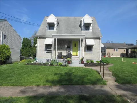 918 New York Ave, Hellertown, PA 18055