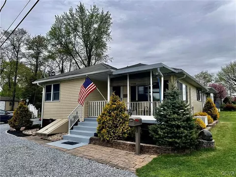 1120 Mahoning St, Lehighton, PA 18235