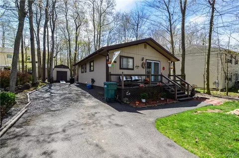 8925 Deerfield Rd, Coolbaugh Twp, PA 18466