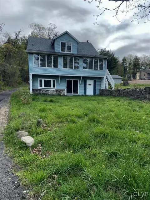 116 Coral Ln, Mount Pocono, PA 18344