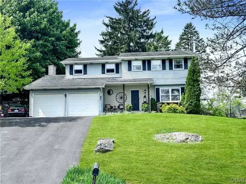 1612 Bonnie Cir, Forks Twp, PA 18040