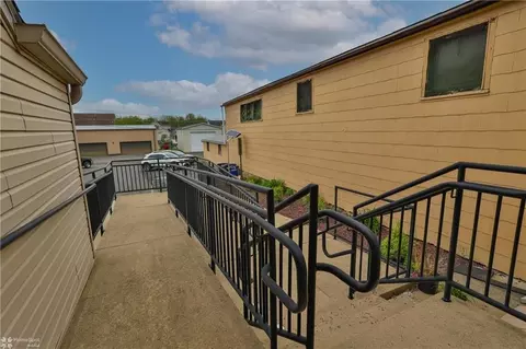 Exterior - 516 Main St, Hellertown, PA 18055 photo 3 of 8
