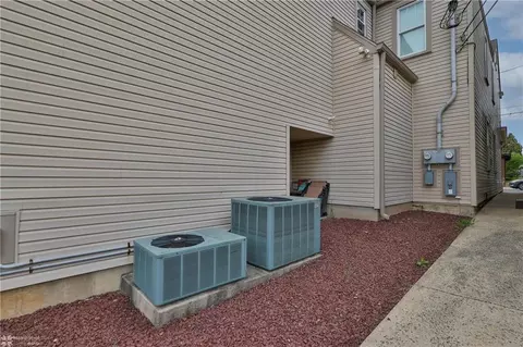 Exterior - 516 Main St, Hellertown, PA 18055 photo 4 of 8