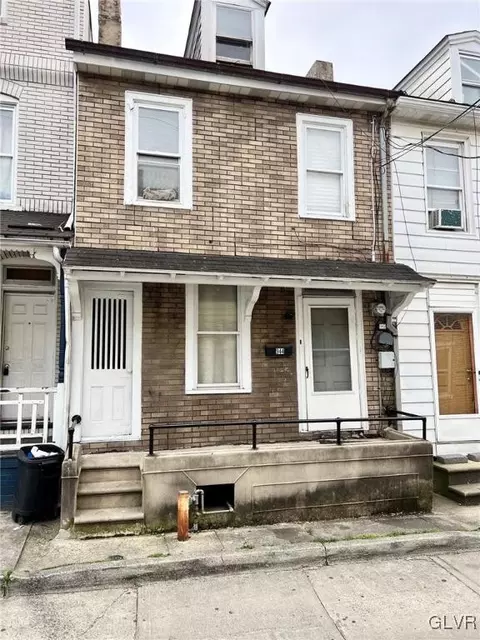944 Oak St, Allentown, PA 18102