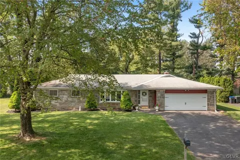 3161 Club Dr, Allentown, PA 18103