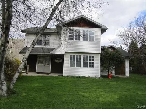 429 S Railroad St, Walnutport, PA 18088