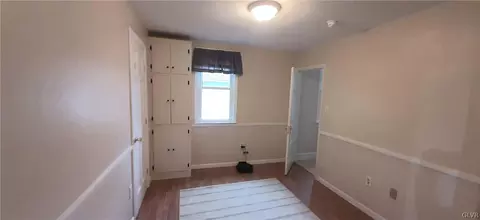 232 E High St, Hellertown, PA 18055 photo 9